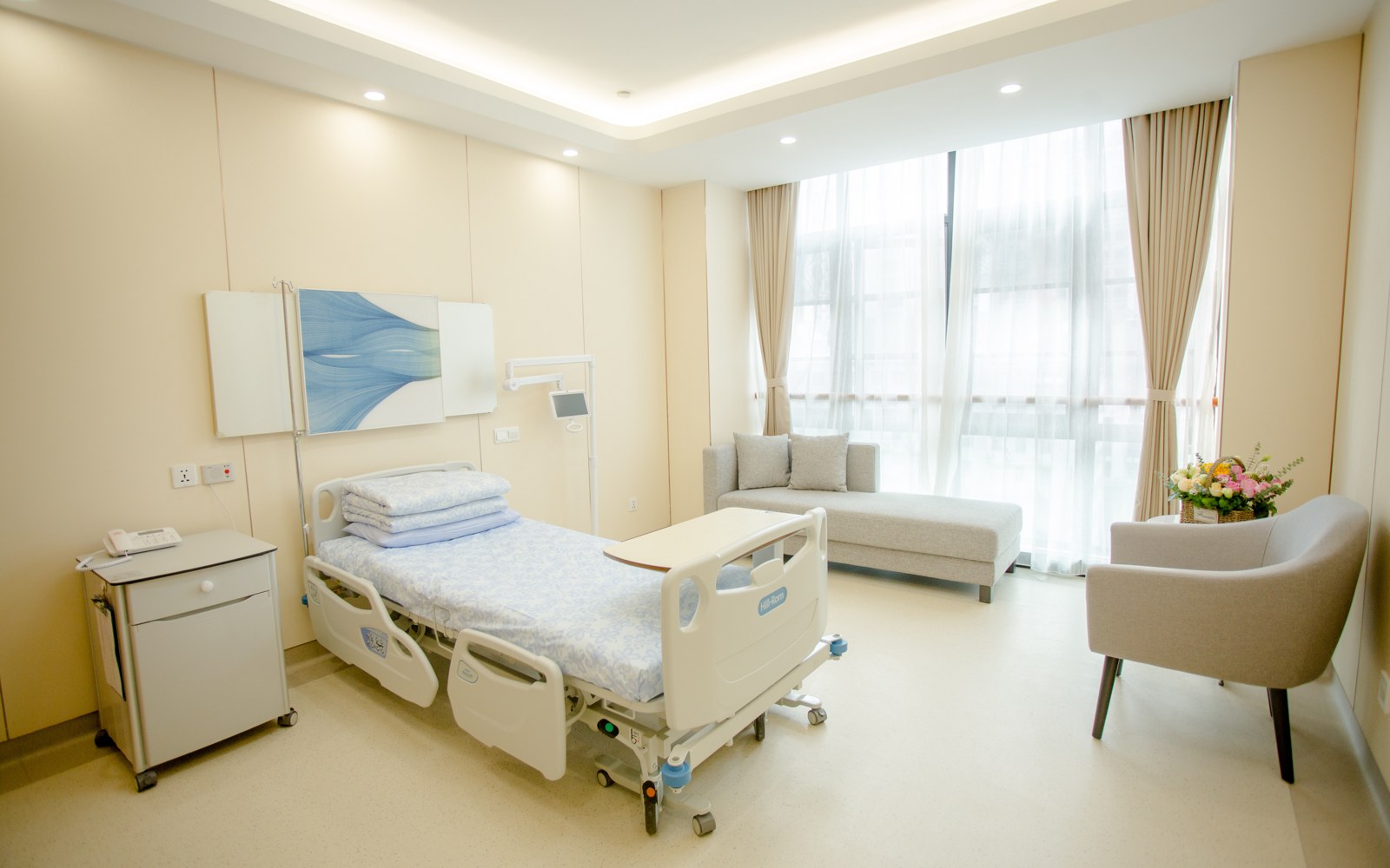 Single room at Huiqiao Medical Center