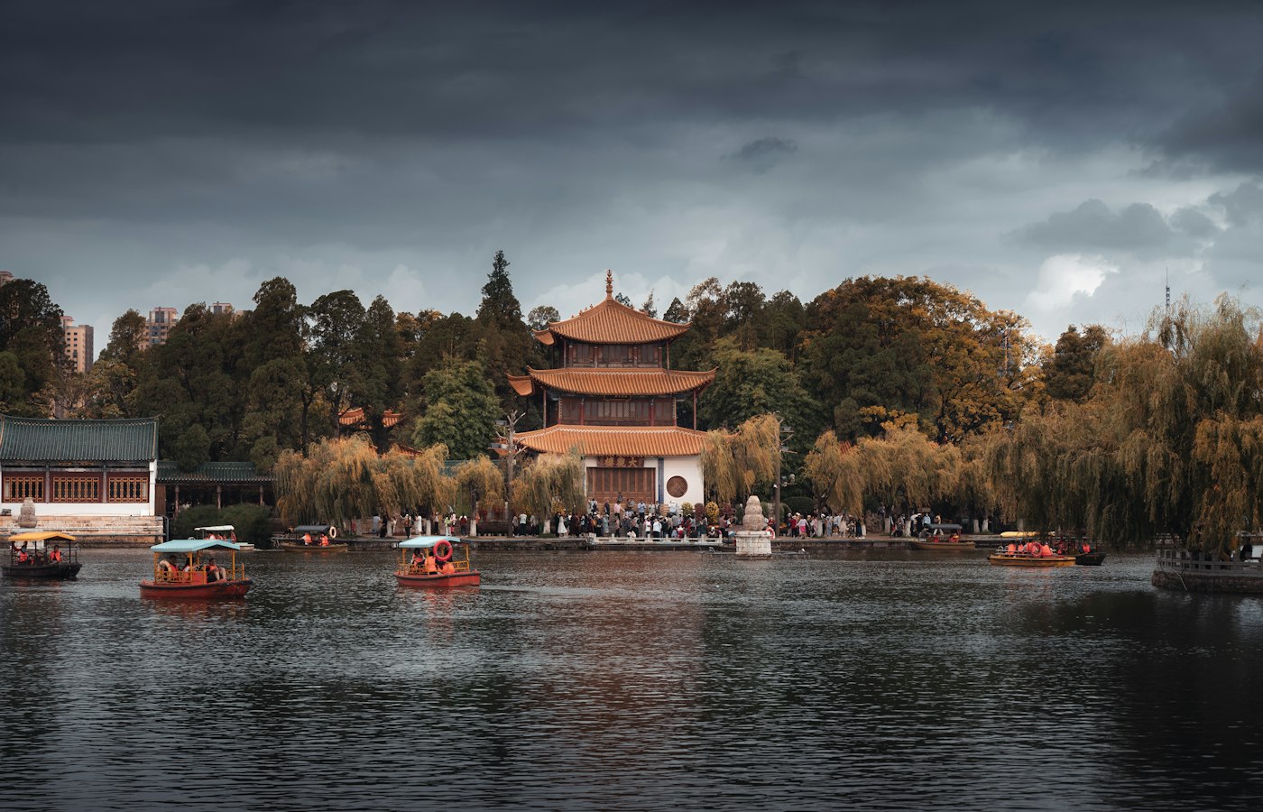 Lake and traditional pavilion in Kunming